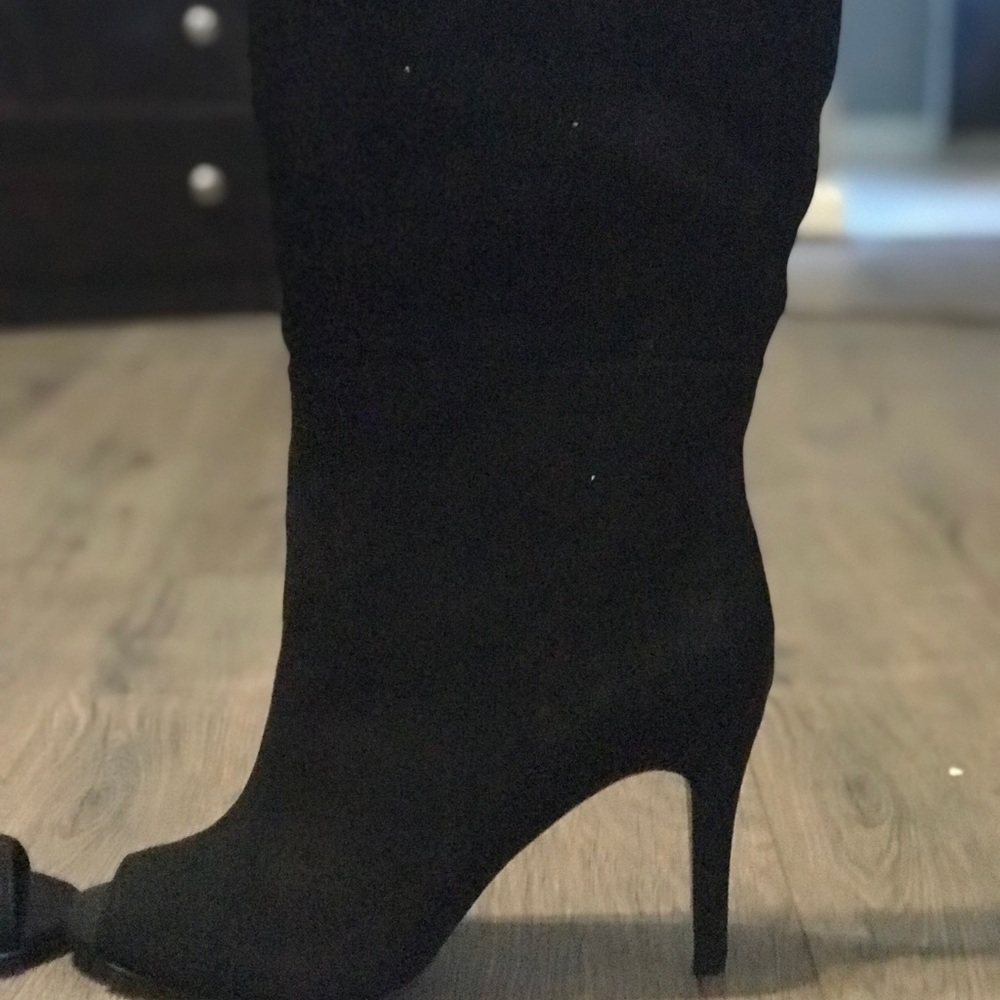 NWT Calvin Klein Womens Kaiya Peep Toe Booties. Size 9